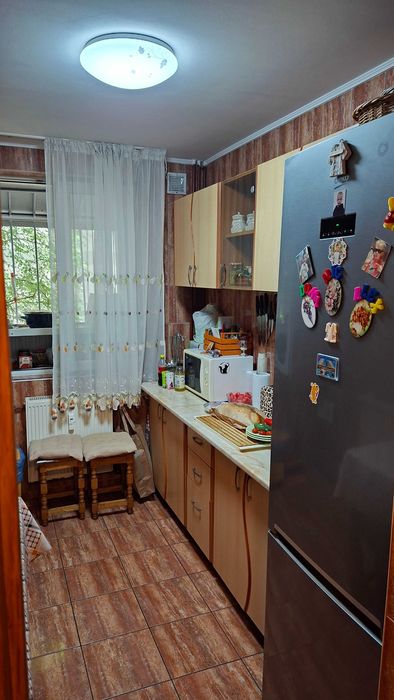 Apartament 4 camere de vânzare – Titan, parter, bloc cu 4 etaje