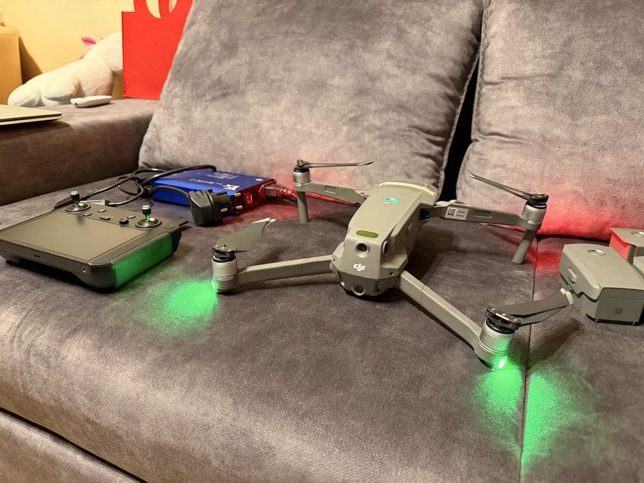 DJI mavic 2 pro + smart controller + 3 baterii