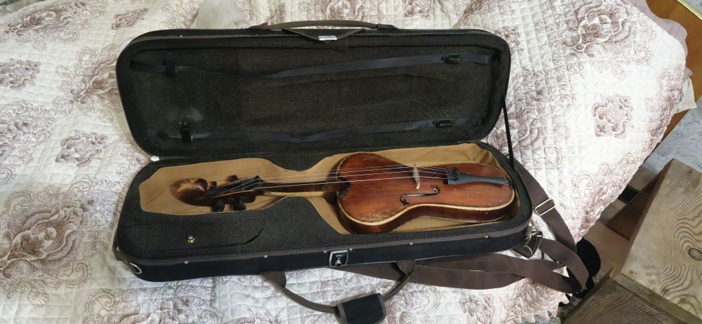 Продам кобыз с чехлом