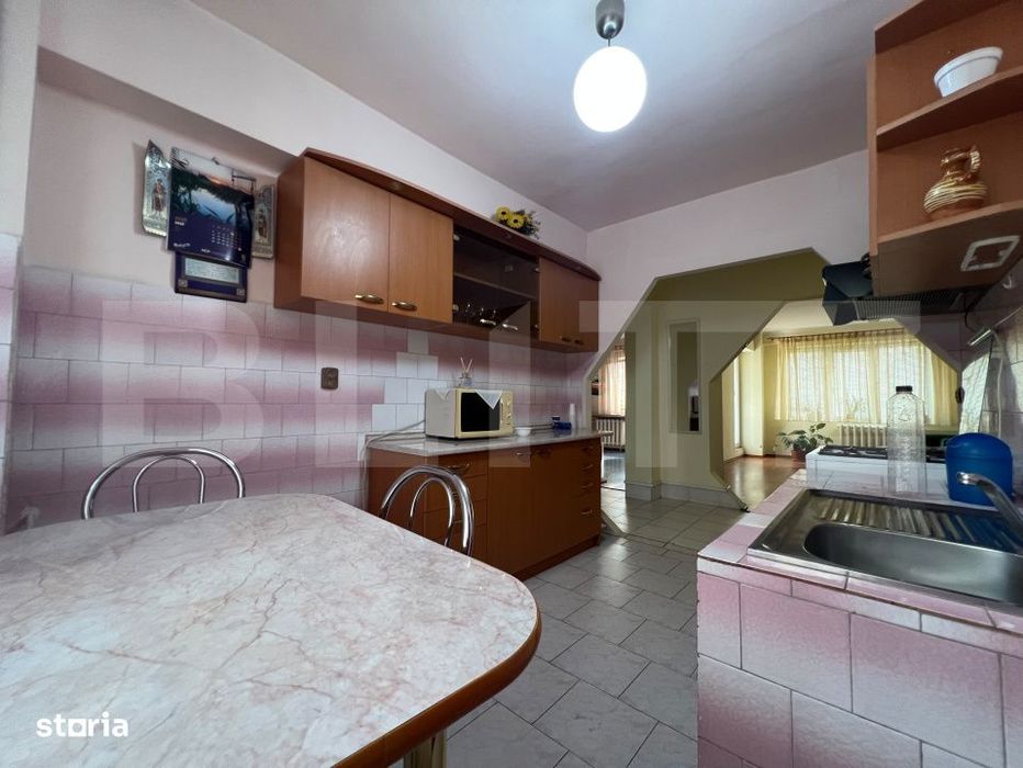 Apartament 3 camere decomandat, etaj 1, zona Cantemir