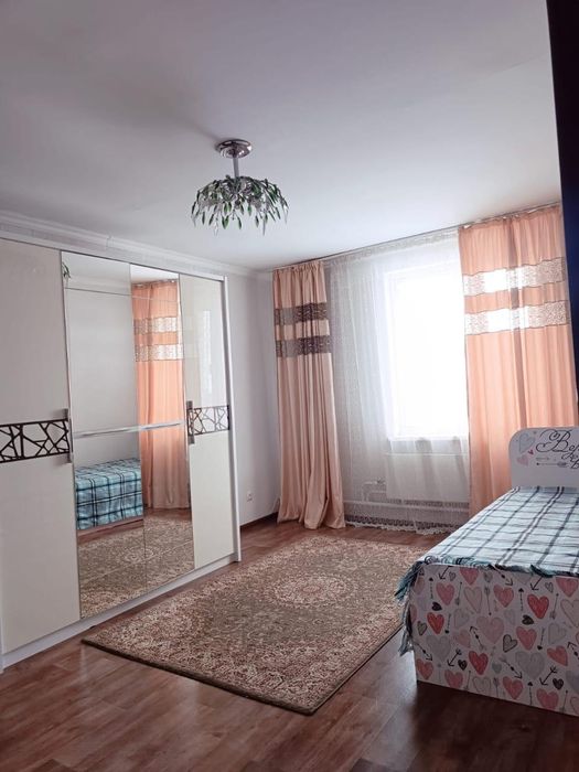 Продается дом 10 комнат 240 м