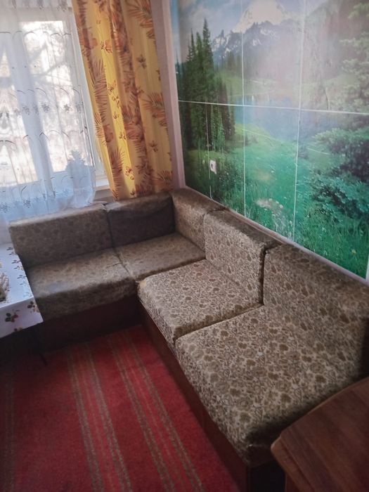 Отдам бесплатно диван.