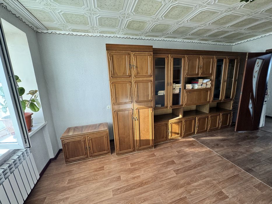 Бесплатно отдам стенку (советскую)