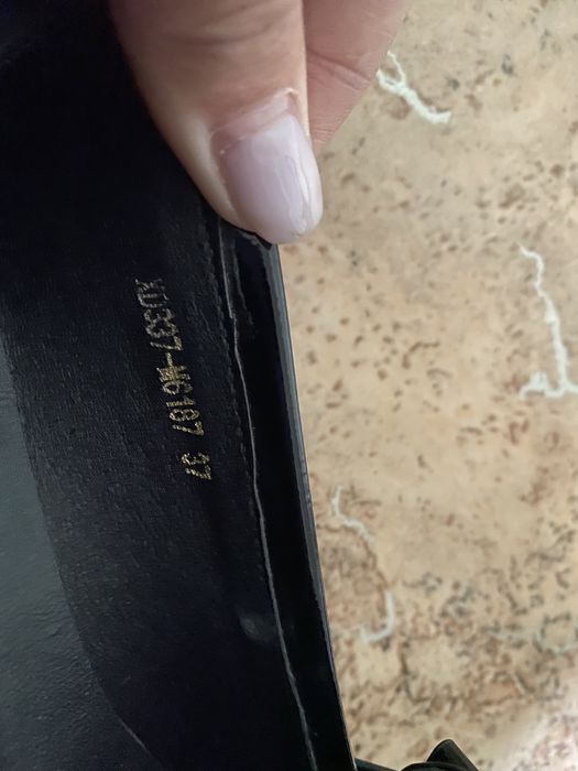 Женская обувь чёрная