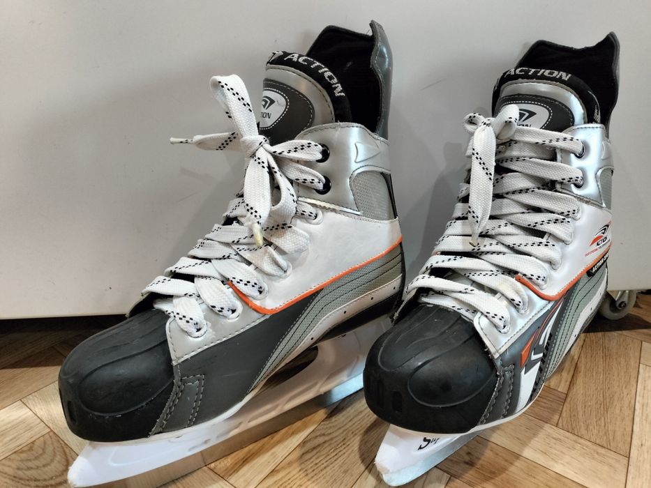 Хоккейные коньки