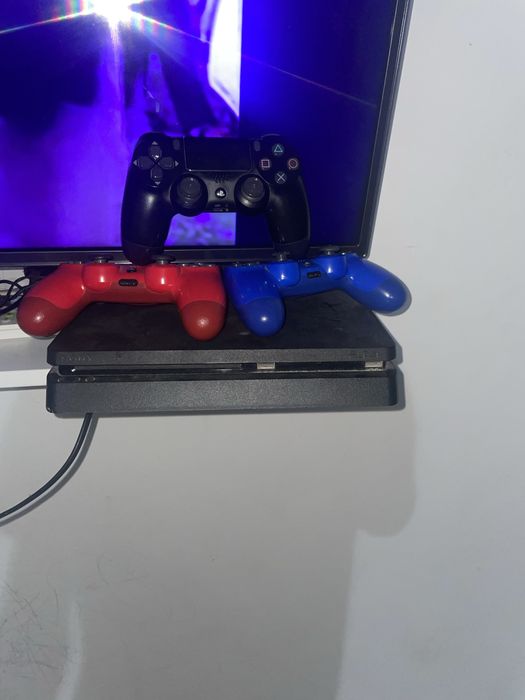 Продам sony playstation 4