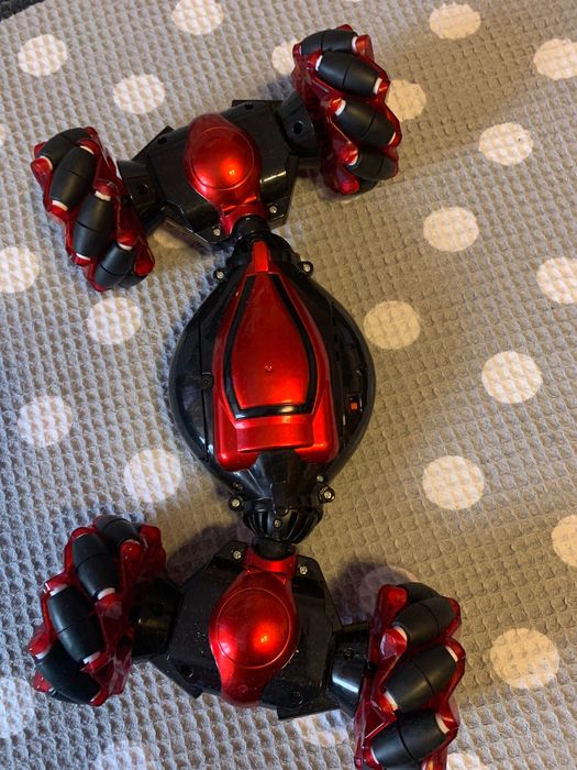 Masina cu telecomanda