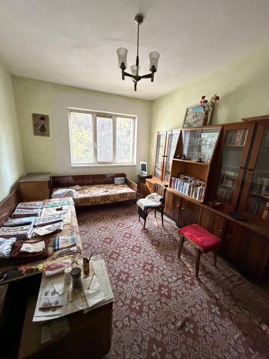 ТРИСТАЕН апартамент - център - ПРОДАЖБА