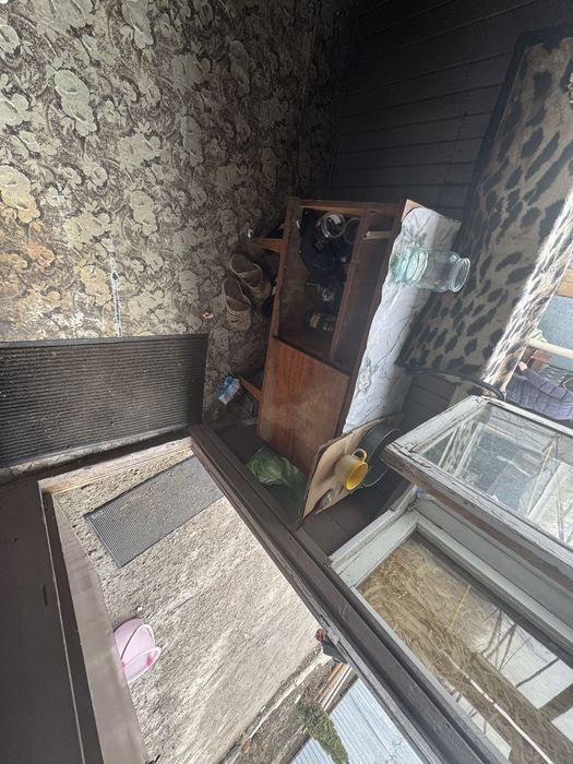 Шкафы по 2000 и 5000 тг разные