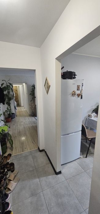 Ap. 3 cam , balcon, pivnita, Bdul Mihai Viteazu - Calea Cisnadiei