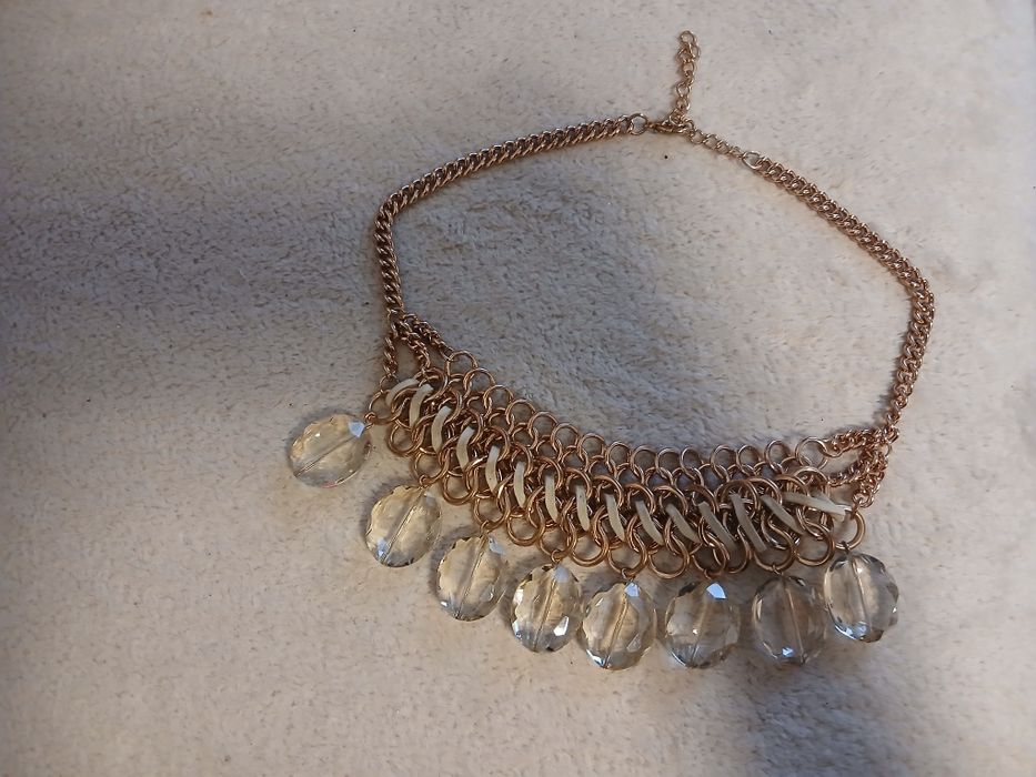 Colier auriu cu pietre