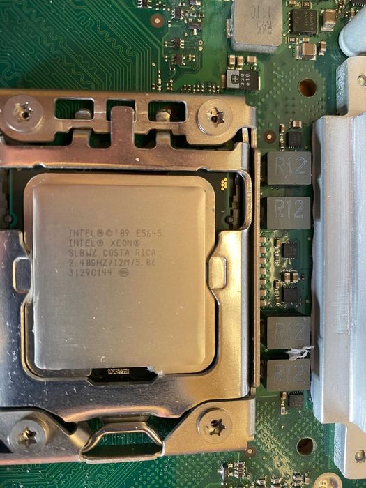 Kit Placa de Baza + Procesor Intel 6c/12t (Workstation/Server)