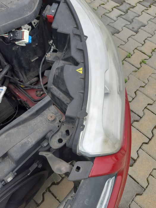 Ляв фар ситрое с4 дс4