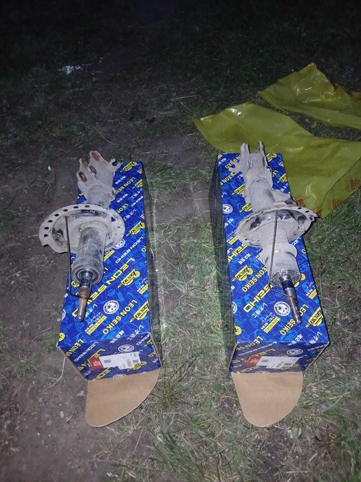 Продам стойки фары хюндай акцент