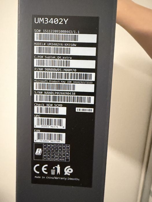 Asus Zenbook Oled экран