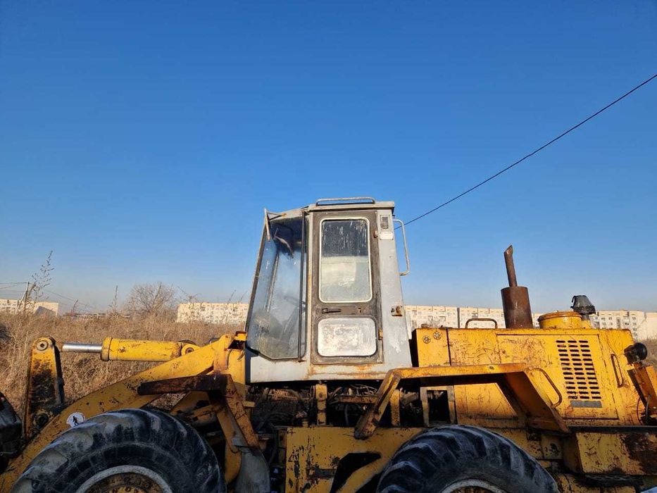 Погрузчик ковшовый