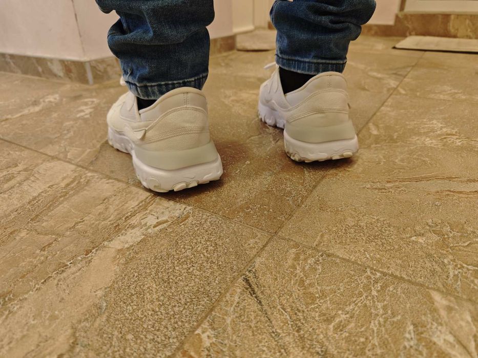 Оригинални Бели Маратонки Nike