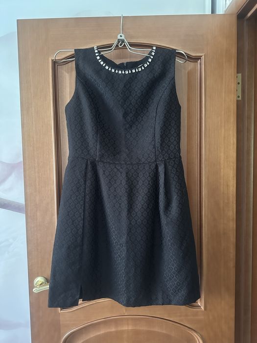 Платья женские коктельные