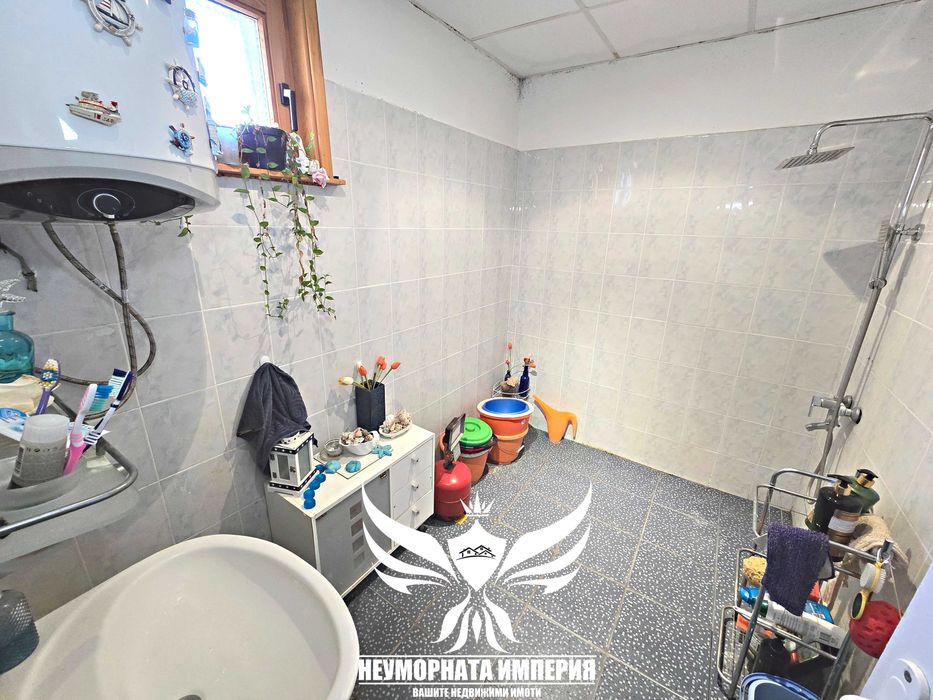 Продавам двуетажна къща РЗП 364кв. с 313кв.м. двор в гр.Асеновград