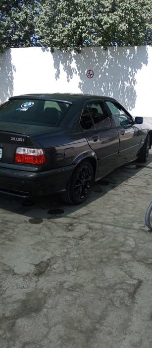 Bmw e 36 mexanika 1.6 motor srochna sotiladi narxi 3200$