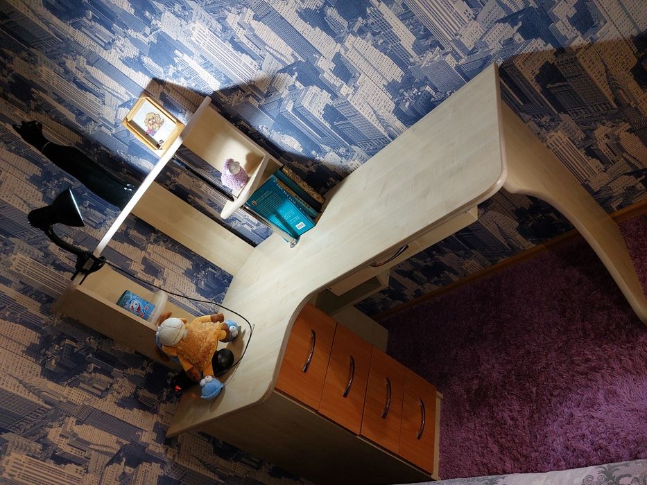 Стол угловой с полками и ящиками