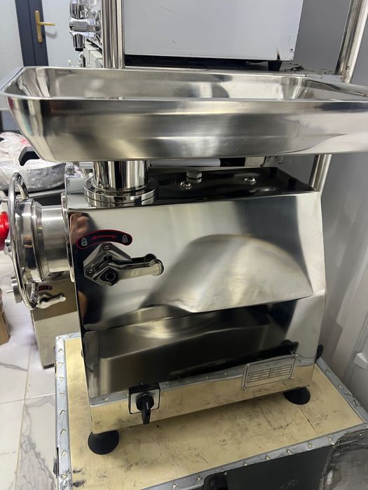 Mașina tocat profesională