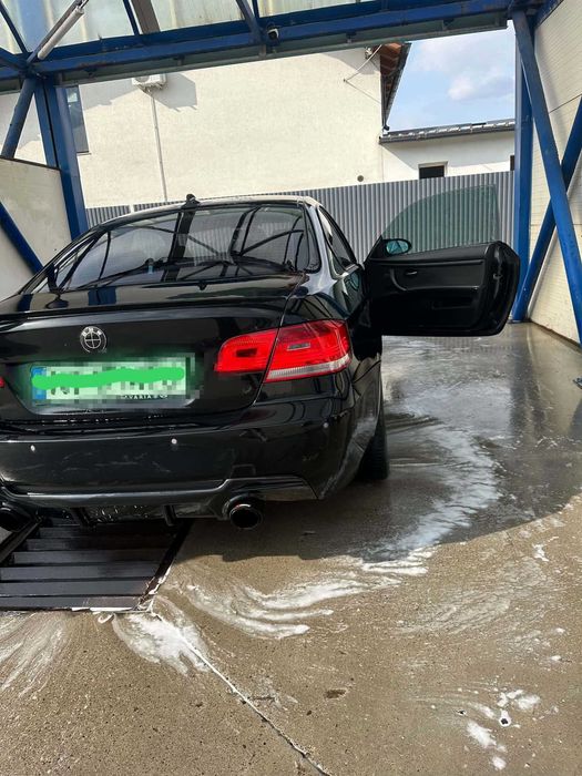Bmw e92 320i.
