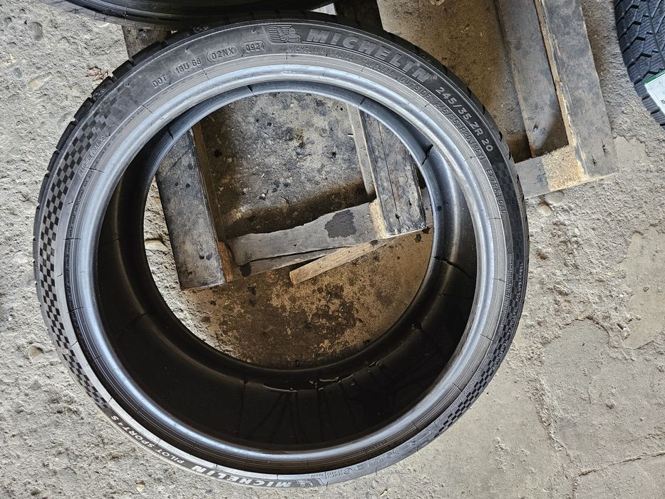 2 anvelope vara 245 35 20 Michelin 2024