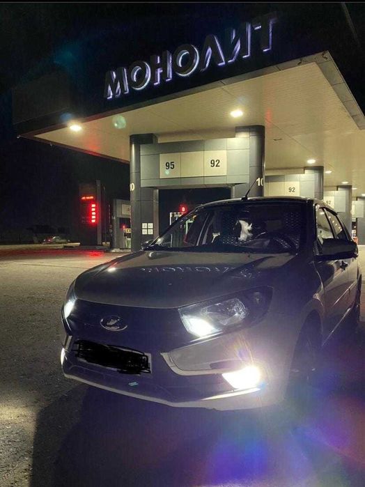 Машина Lada Granta