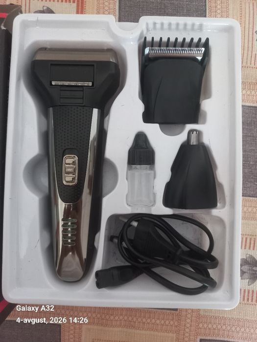 Soqol oladigan mashinka Geemy 3-in-1 (GM-598)