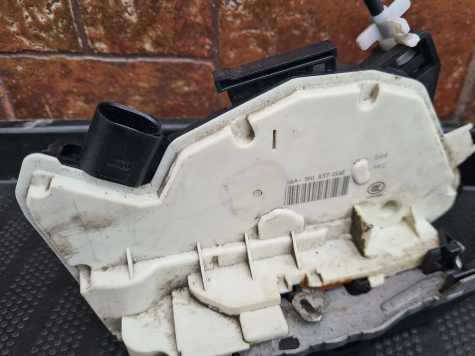Broasca usa Passat CC/Incuietoare Passat CC
