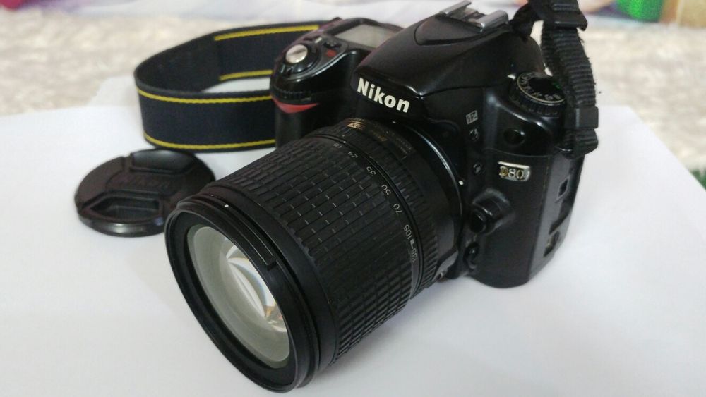 Nikon D80 + обектив AF-S Nikkor 18-135 mm.+Светкавица Olympus FL40