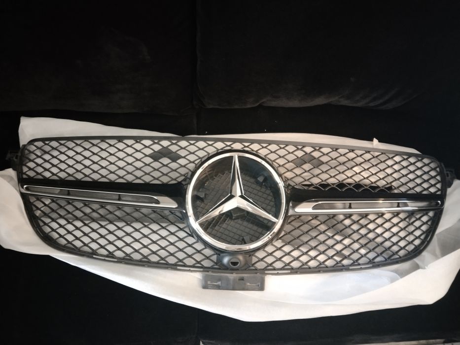 Решетка амг w166. Облицовка мерседес. W212 решетка gt. Облицовка мерседес. Решетки радиатора w203 c180.