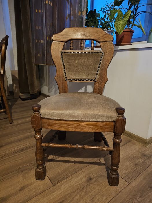 Продавам 4бр трапезни столове