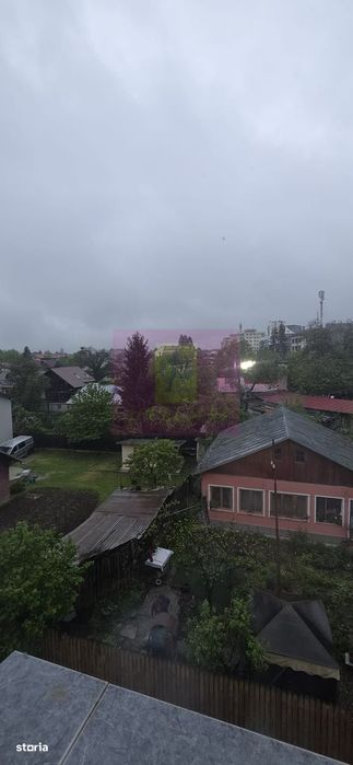 Apartament cu 3 camere de vanzare in Campina, central