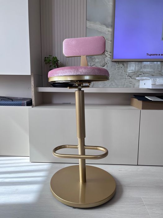 2 регулируеми бар стола – розов велур & злато, дизайнерски