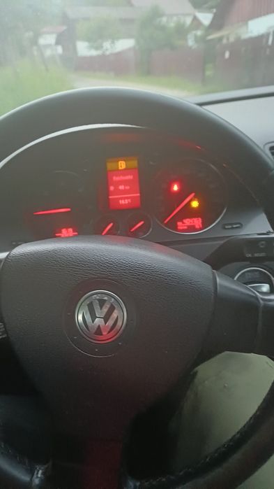 Vând Volkswagen Passat "prețul nu e negociabil"