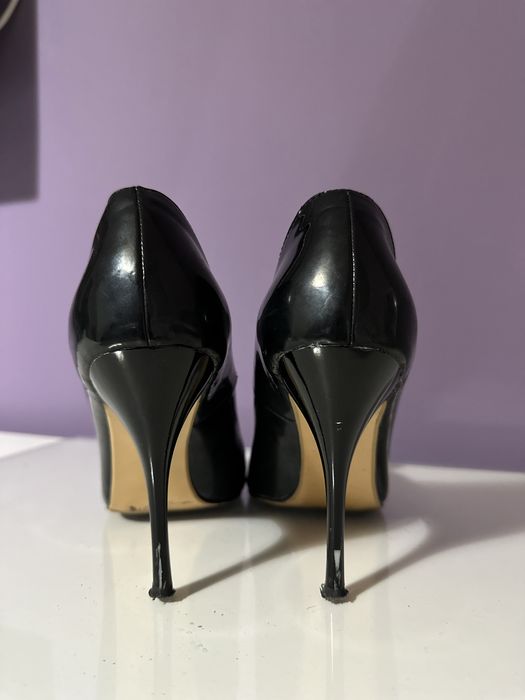 Дамски обувки с ток