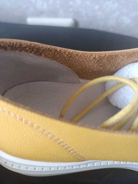 Продам кроссовки