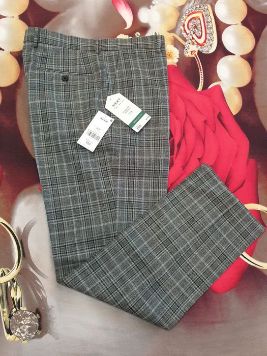 Pantaloni eleganti in carouri