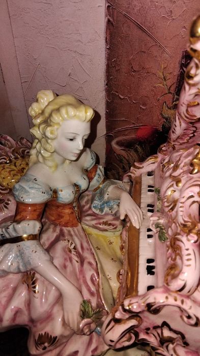 Порцеланова статуетка Benrose,  в стил Capodimonte.