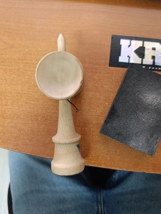 Ken lambo maple de 4 zile basecupul așa era de când l-am luat și nu are nmc