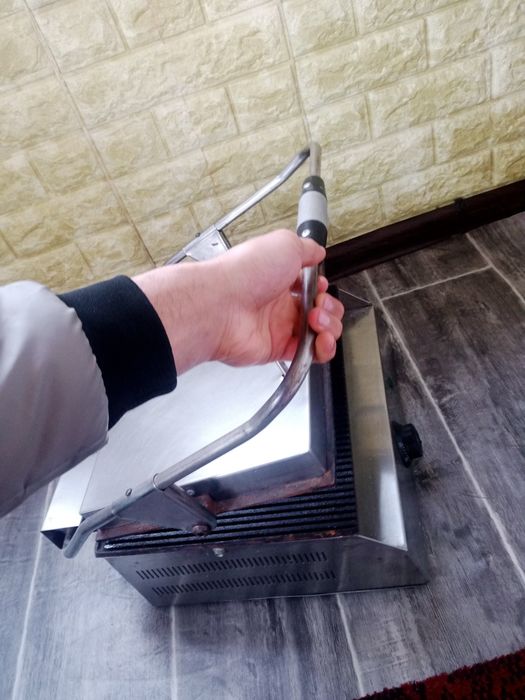 Toaster aparat ideal holatda