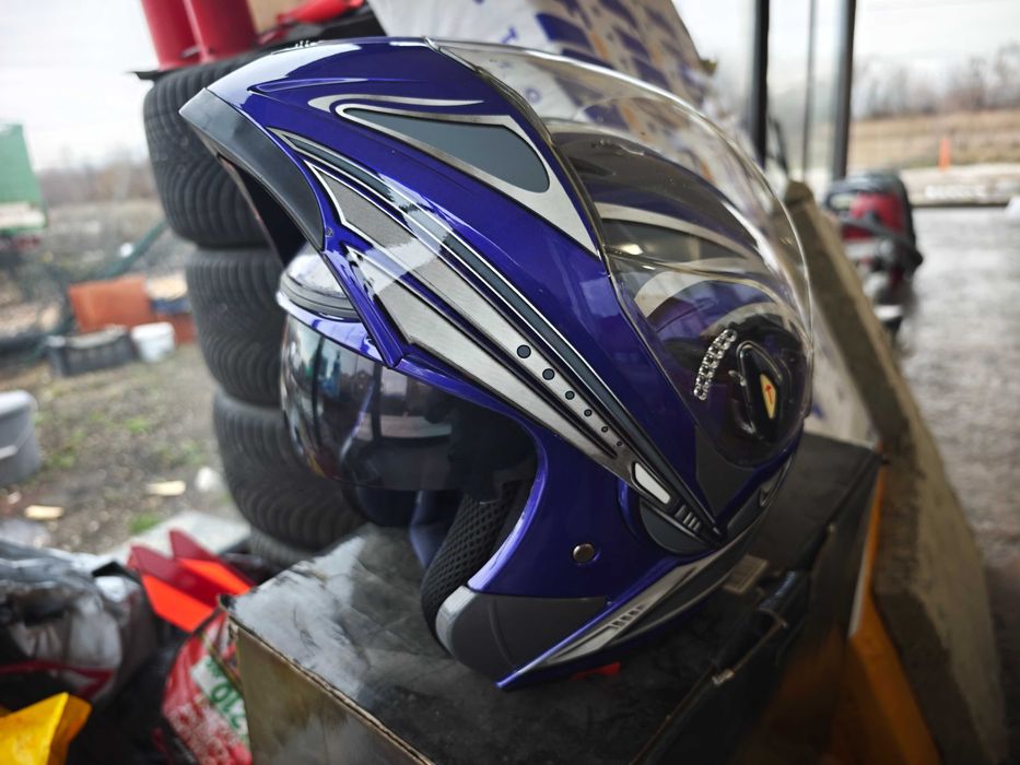 Продавам Каска за мотор с яке