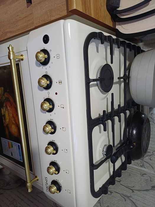 Продам газ плиту