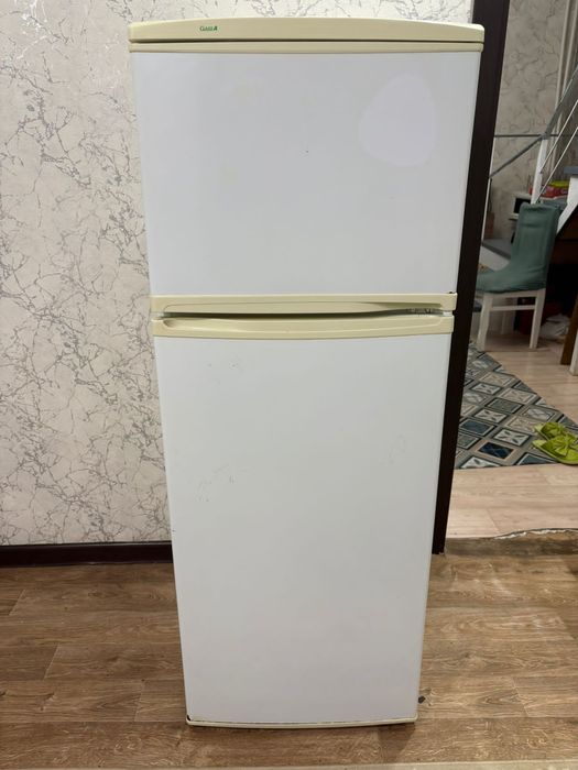 Холодильник сатылады