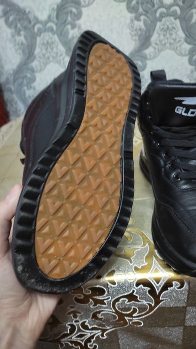 Новые зимние кроссовки