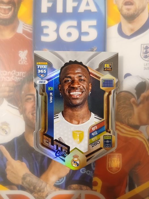 Cartonas Panini Elite Cut cu Vinicius Junior