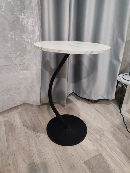 Журнальный столик