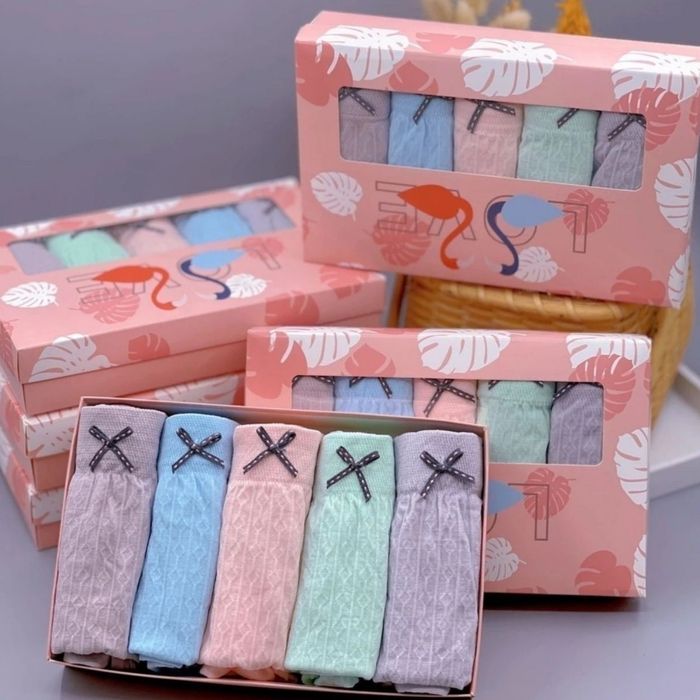 Набор женского нижнего белья (трусики) 5 шт — для подарка, мягкие и уд